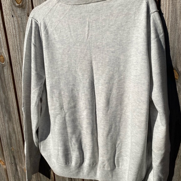 Gap Women’s peace sign sweater - Picture 6 of 6